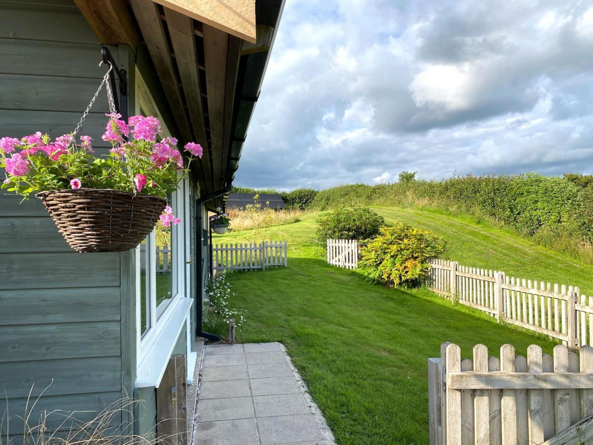 Hillside Lodge Honiton Exterior foto